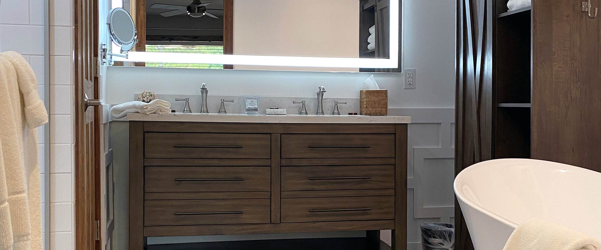 Suite Bathroom at The Lodge - Rayburn Resort 