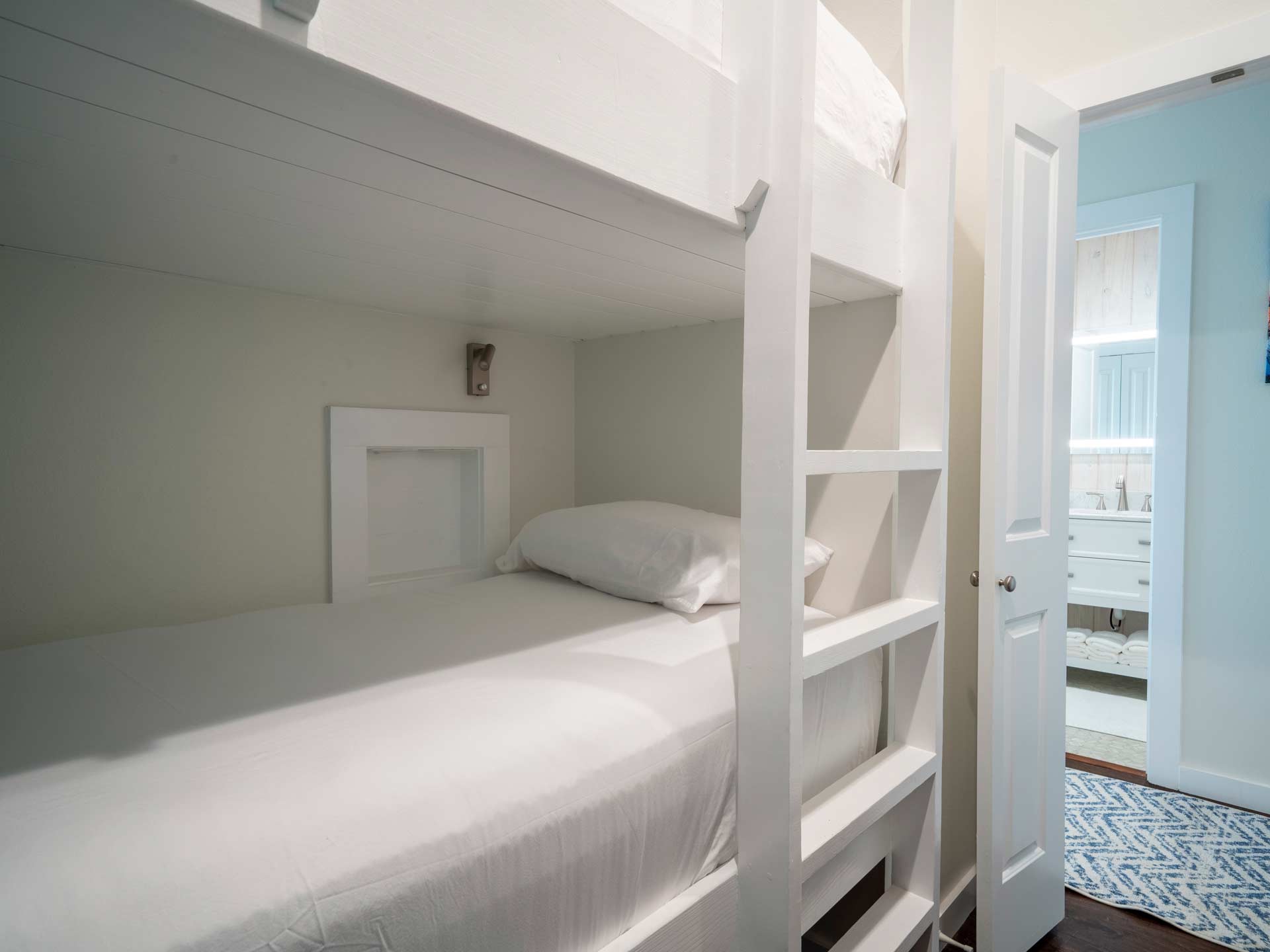 Lakeside Cottage Bunkbeds