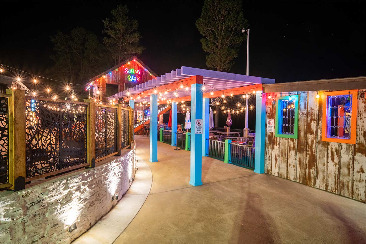 Sammy Ray's at Night