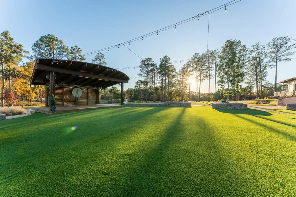 Rayburn Resort - The Lawn - Practice Area