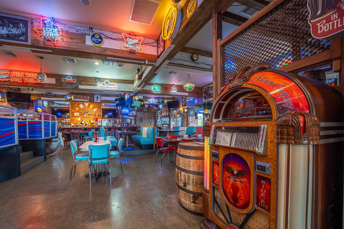Sammy Rays interior