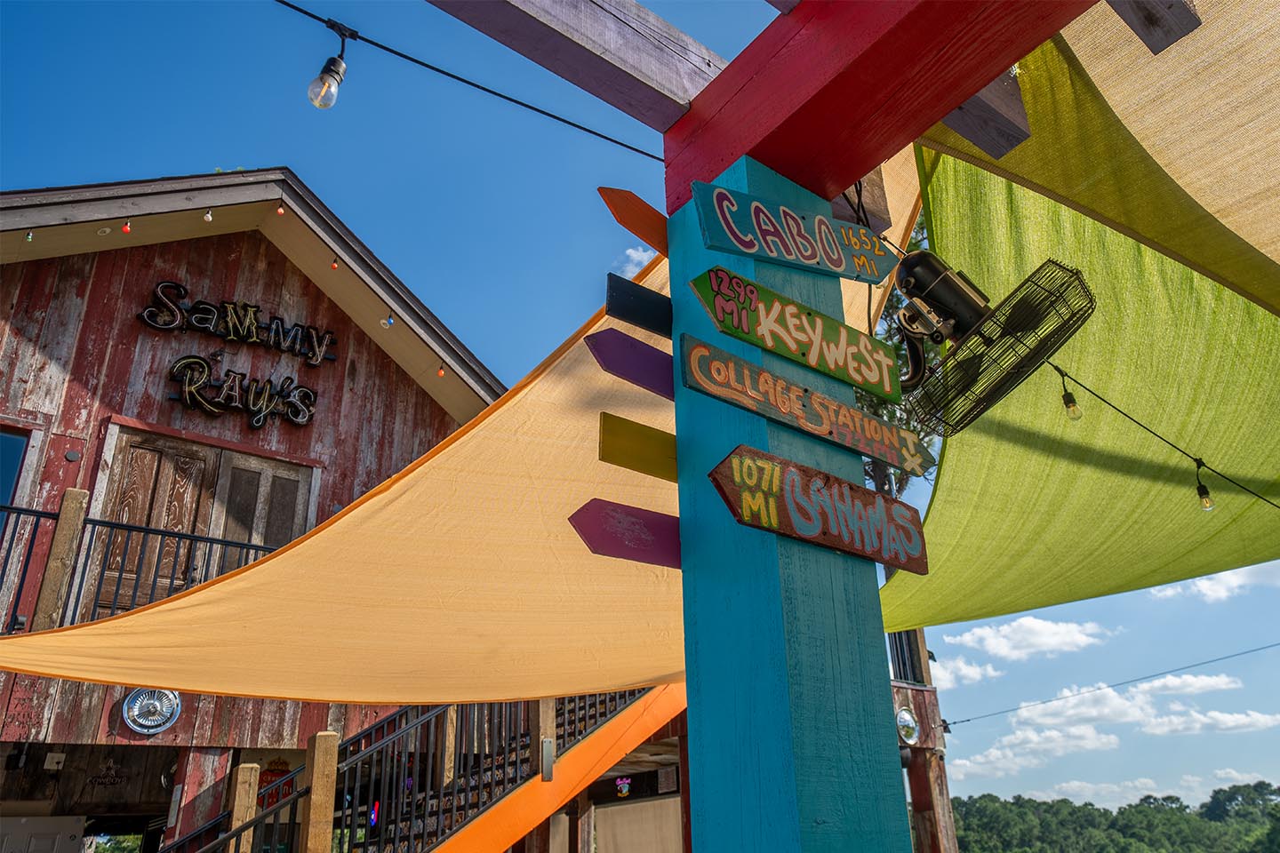 Sammy Rays creative signage