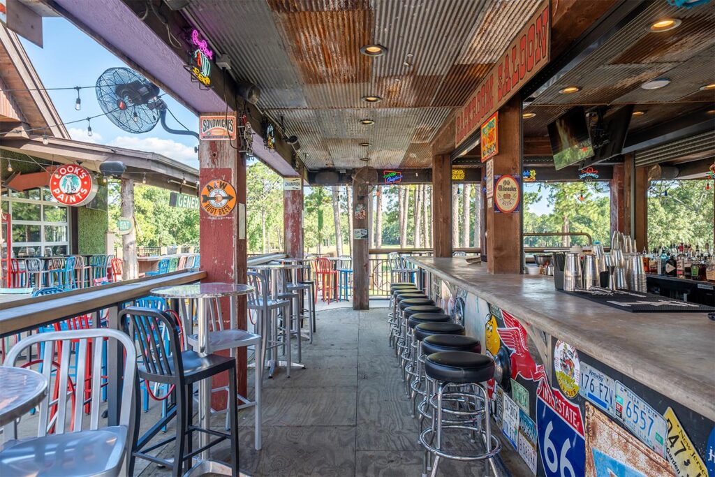 Sammy Rays outdoor bar at rayburn resort
