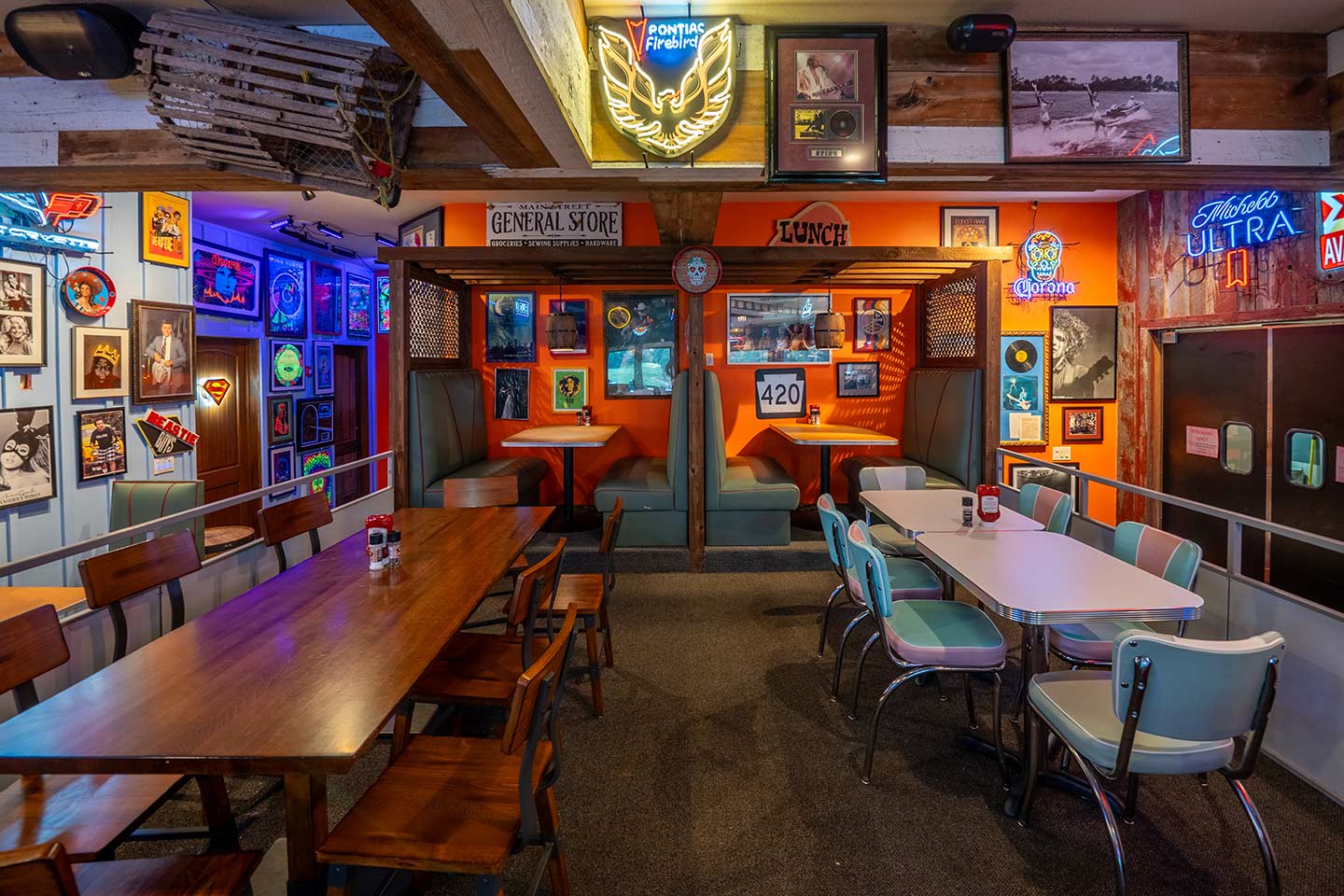 Sammy Rays Interior Booths