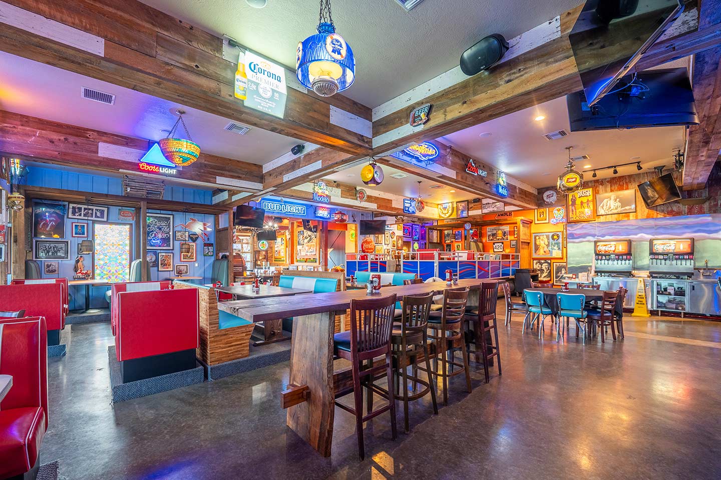 Sammy Rays Interior Tables