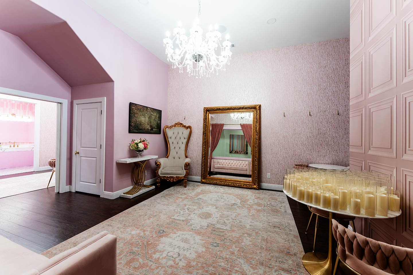 Rayburn Resort Bridal Suite Sitting Area
