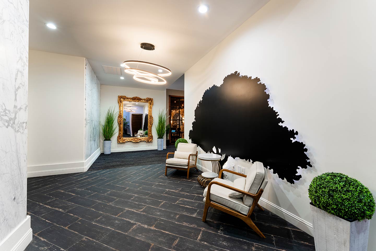 White Oak Room at Rayburn Resort 
