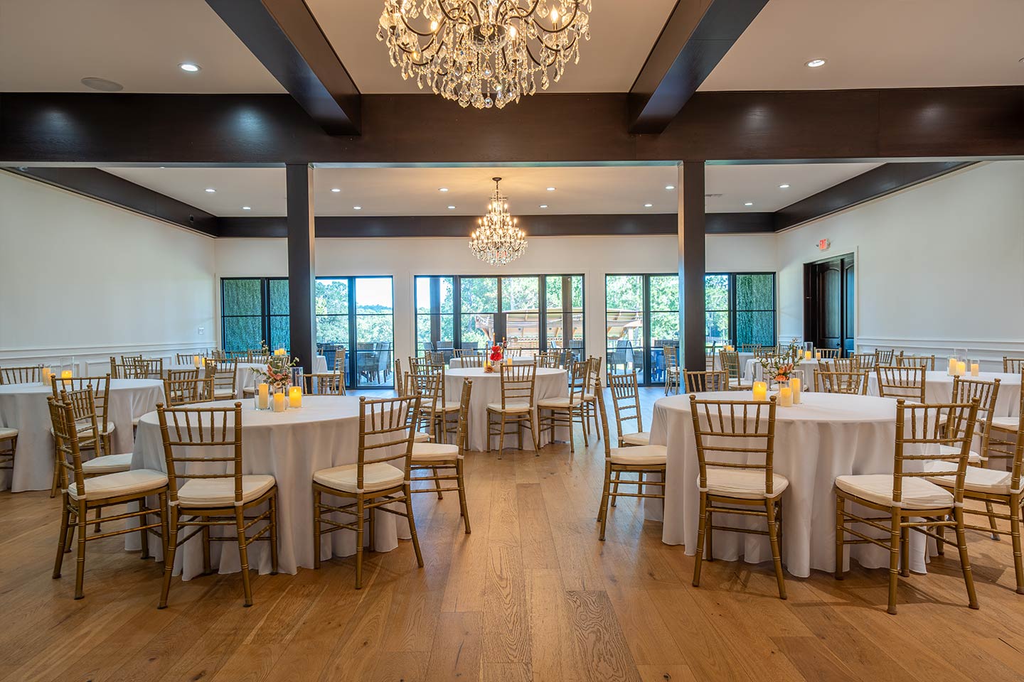 White Oak Room at Rayburn Resort & Marina 