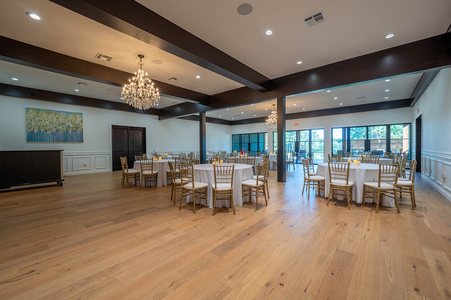 White Oak Room at Rayburn Resort & Marina 
